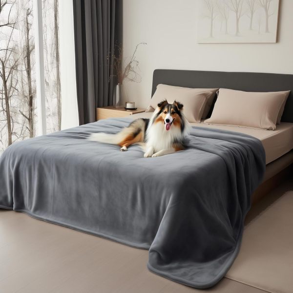 Double-sided Flannel Blanket Pet Blanket Couple Waterproof Supplies
